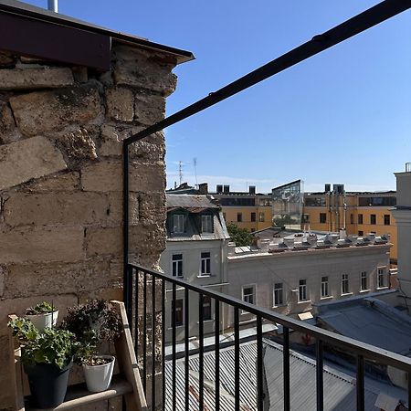 White Door Apartments Heart Of Odessa 1 Bagian luar foto