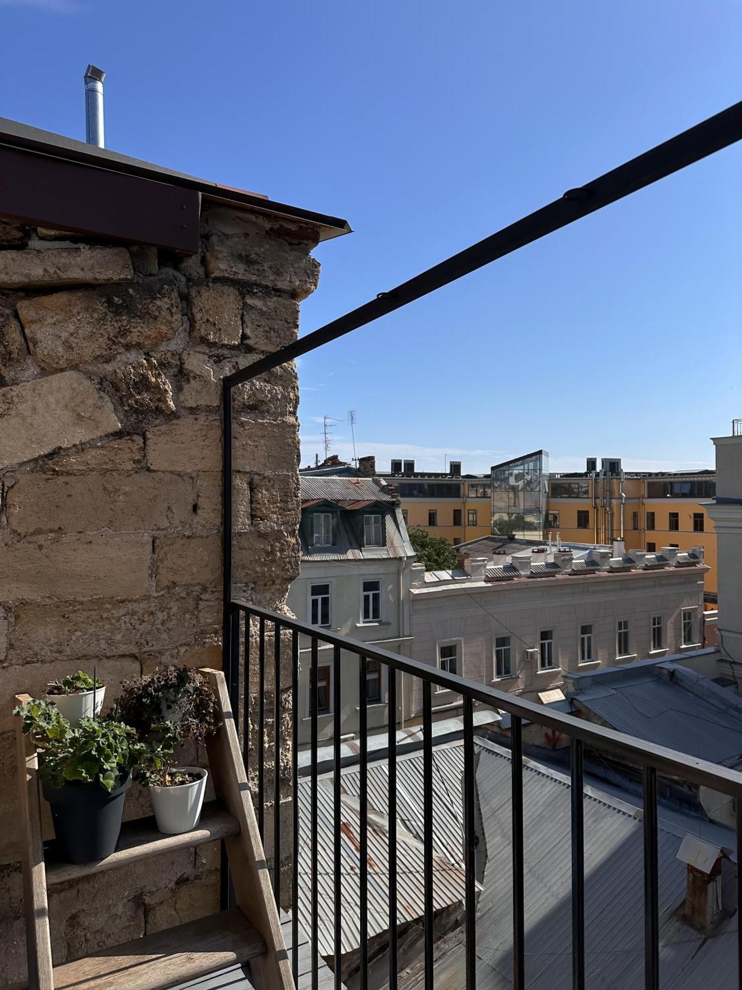 White Door Apartments Heart Of Odessa 1 Bagian luar foto
