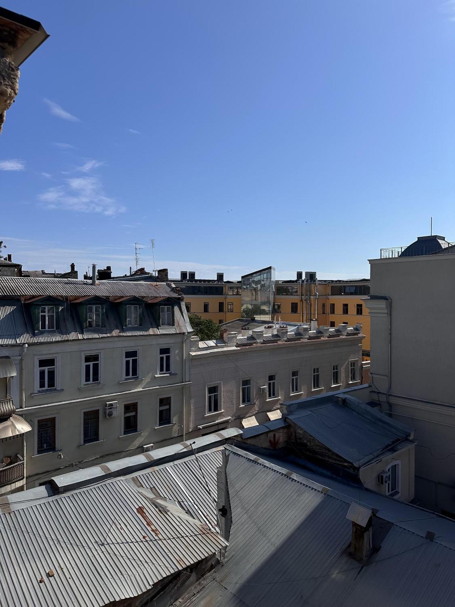 White Door Apartments Heart Of Odessa 1 Bagian luar foto